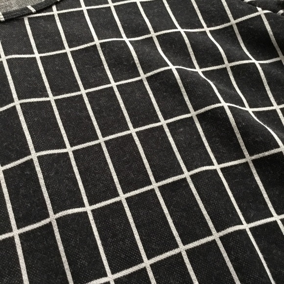 SALE 🎉 LuLaRoe Perfect Tee S - Picture 3 of 3